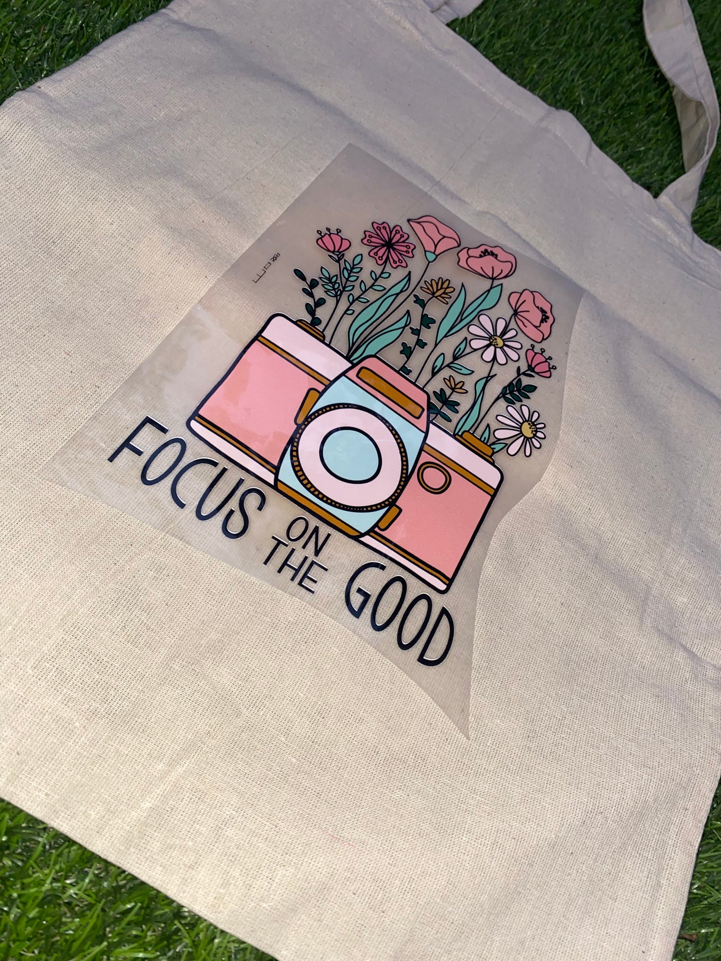 Flower themed tote bags